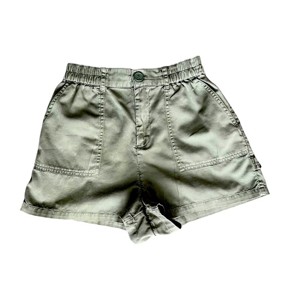 BP. || SIZE XS || ARMY GREEN || CARGO SHORT SHORTS WITH FOUR POCKETS - Picture 1 of 11